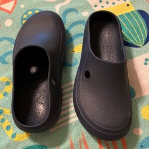 Crocs Clog Mule Slip On Sandal Shoes Women’s Size 9 Men’s Size 7 Navy Blue